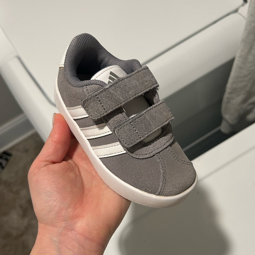 Adidas toddler Sneakers in Gray and White